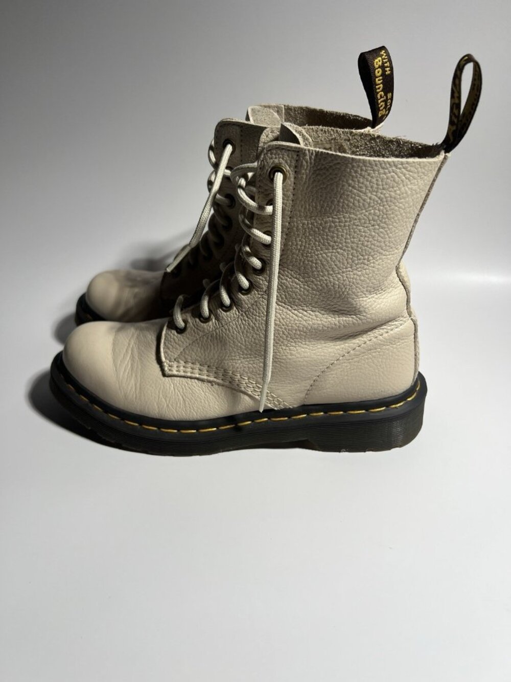Dr. Martens 1460 Pascal Women’s Virginia Leather Boots Taupe Size 7 NEW - Picture 14 of 15